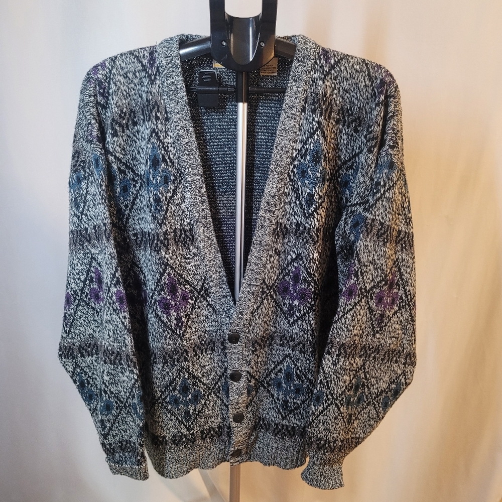 Vintage Fleur-de-Lis Patterned Cardigan
